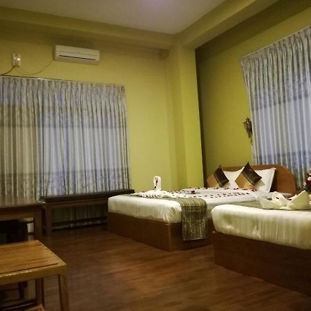 Gold Star Hotel Nyaung Shwe Exterior photo